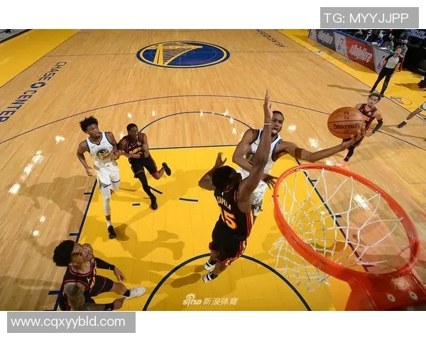 2019年NBA常规赛勇士队与老鹰队精彩对决回顾与分析 2019年NBA常规赛勇士队与老鹰队精彩对决回顾与分析