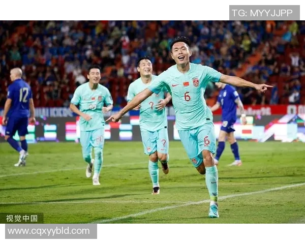 中国U18足球队迎战泰国队力争胜利展现青春风采