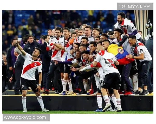 戈伊亚斯与弗鲁米嫩塞激战正酣谁能在这场对决中笑到最后